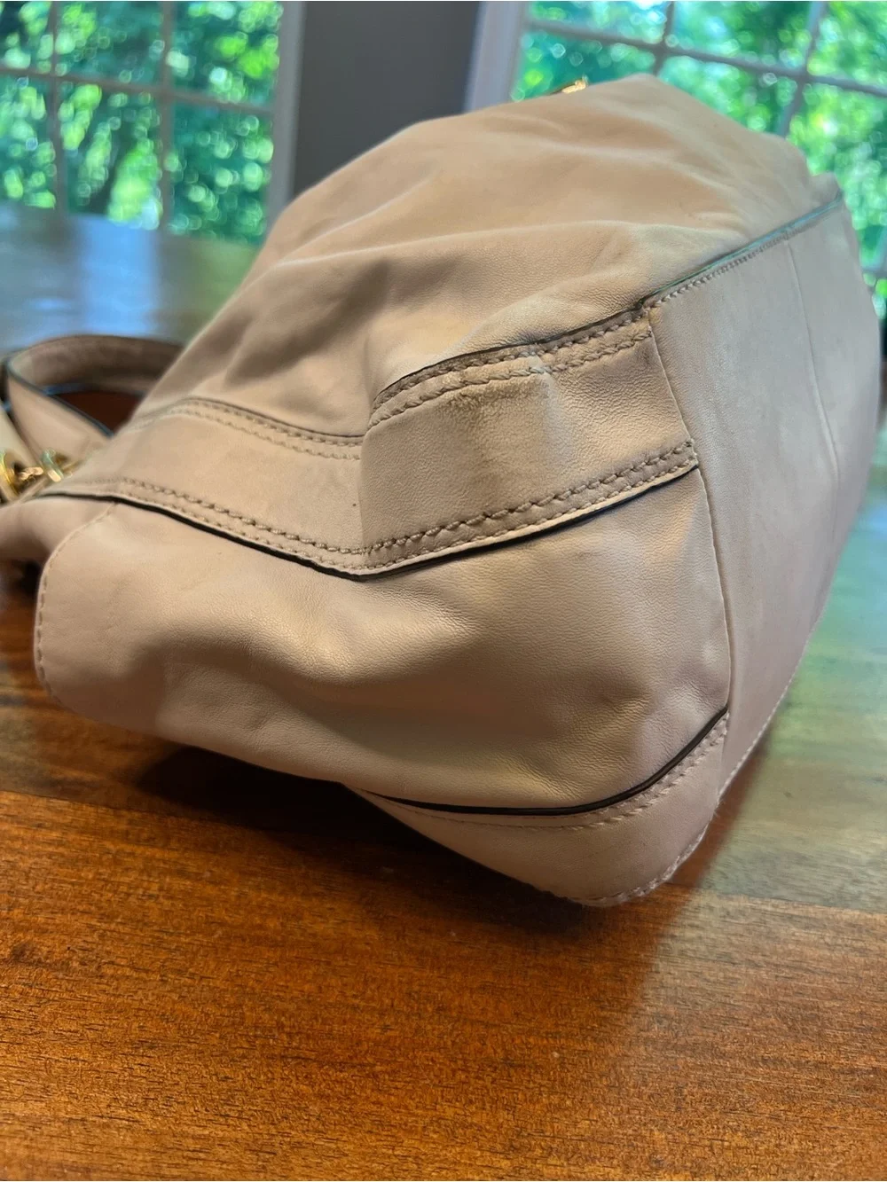 Michael Kors Large Cream Leather shoulder bag W/ Gold Accent